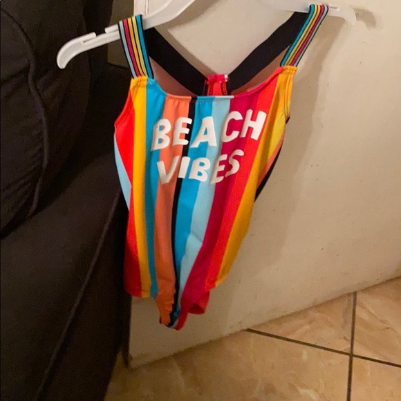 Bathing suite - Picture 3 of 3